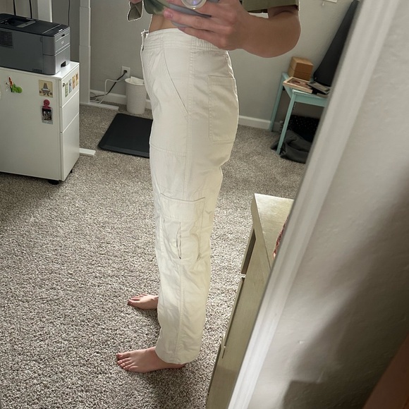 Abercrombie & Fitch White Cargos Size 27/4 - Picture 6 of 8
